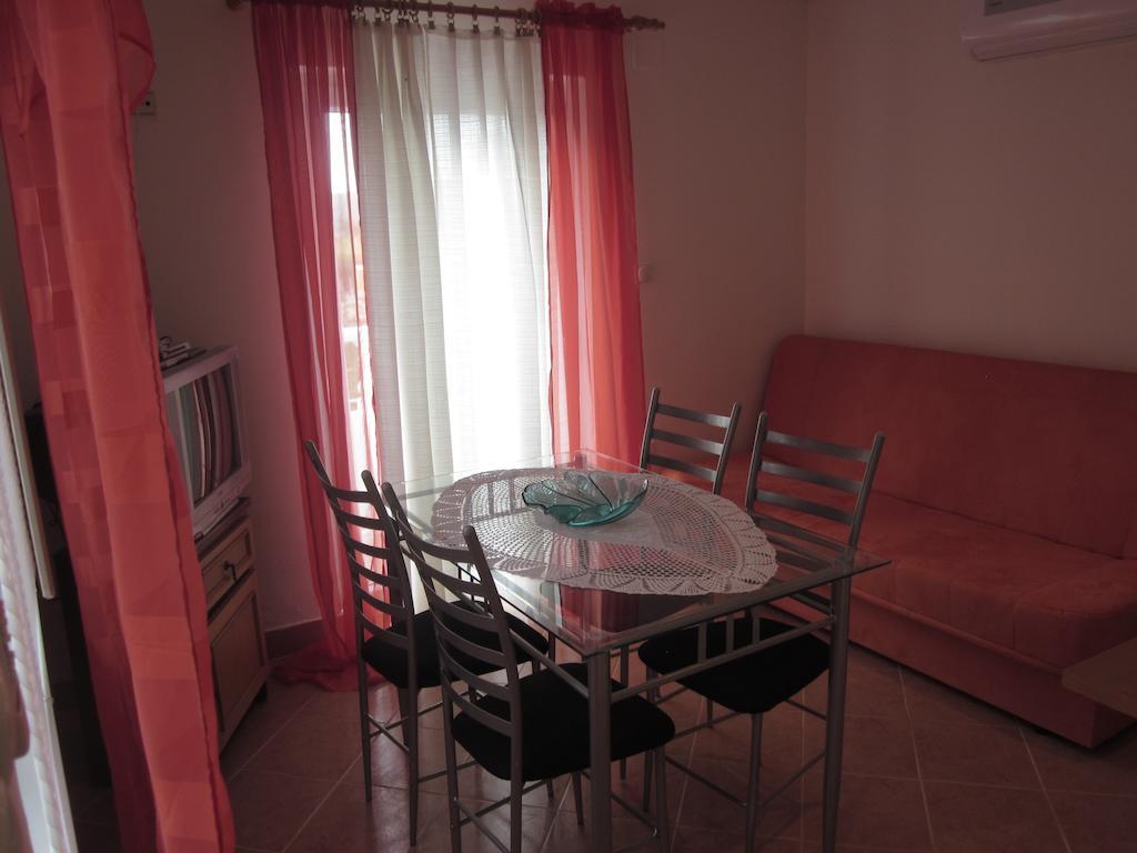 Apartments Dumencic Rab Mundanije Quarto foto